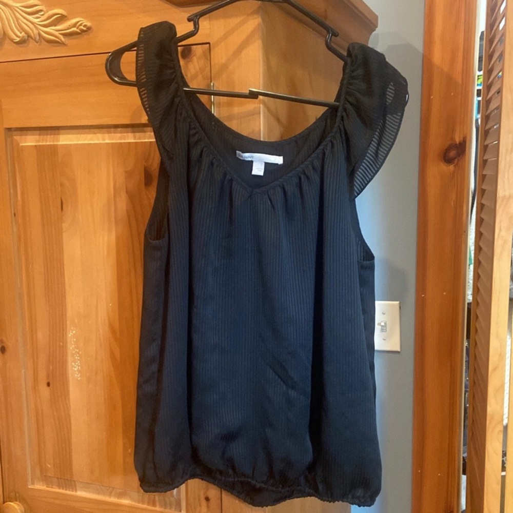 Black Old Navy Top. Size L